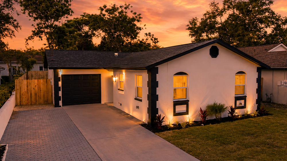 Front exterior of 1001 Carlton St in Clearwater, Florida